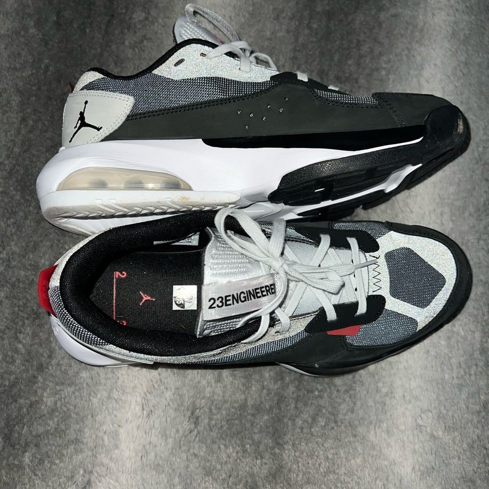 Jordan air 200E